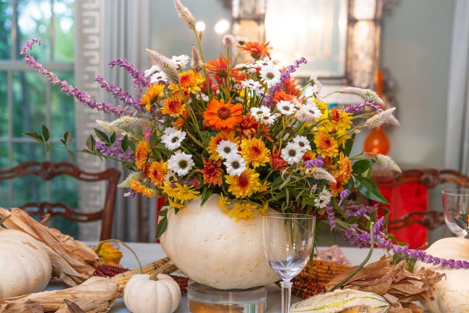 9) Show-stopping Fall Florals (and Foods)