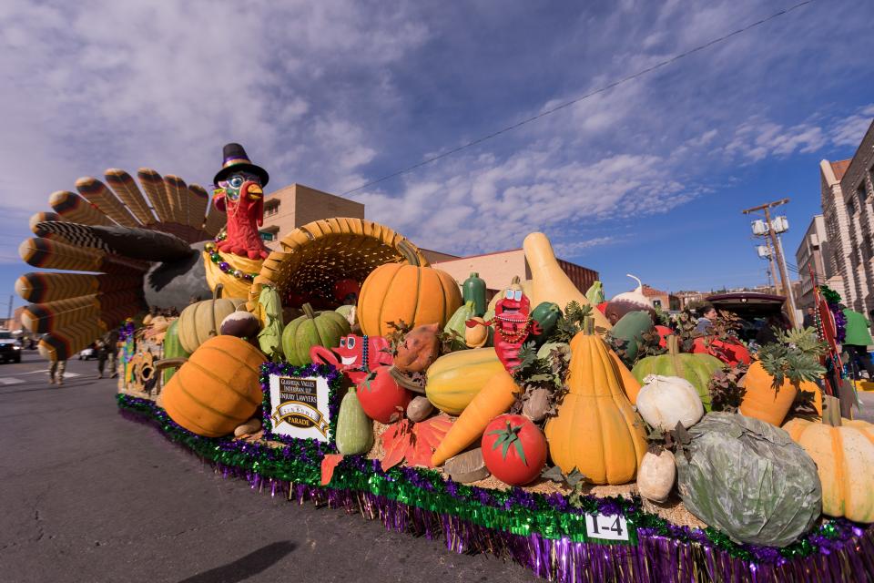 Thousands of El Pasoans will start their Thanksgiving day attending the annual Glasheen, Valles & Inderman Injury Lawyers Sun Bowl Parade. .
