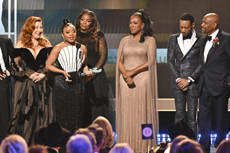 Chris Perfetti, Lisa Ann Walter, Quinta Brunson, Janelle James, Sheryl Lee Ralph, Tyler James Williams and William Stanford Davis 