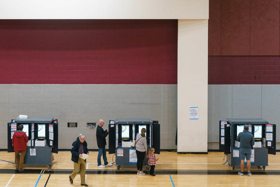Wähler gaben ihre Stimme in Atlanta ab (Elijah Nouvelage / Bloomberg über Getty Images-Datei)