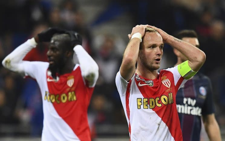 <p>Les joueurs de l’AS Monaco déçus d’avoir raté une occasion. Le PSG va en profiter. (crédit AFP)</p>