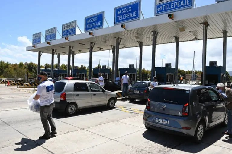 Los autos extranjeros deberán tener el TAG para pasar por los peajes en Uruguay