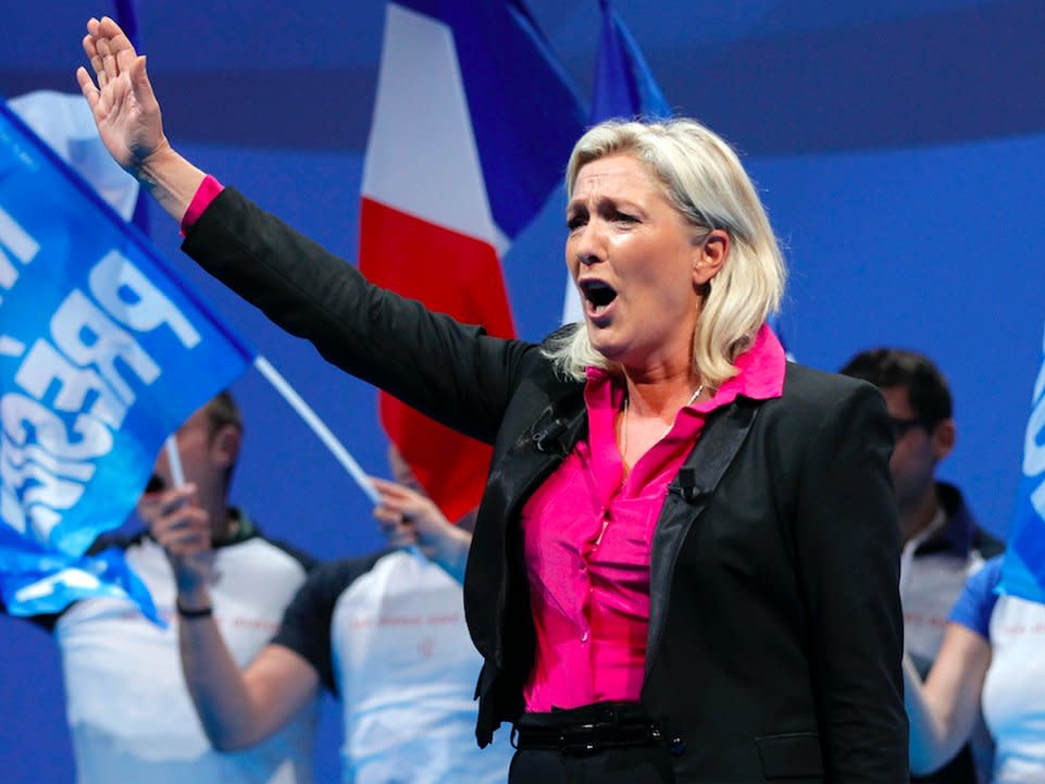 Marine Le Pen salute