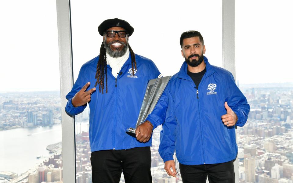 Queue the lights: Chris Gayle and Ali Khan at the Empire State building