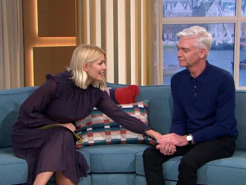 Holly Willoughby supports Phillip Schofield as he comes out as gay on ‘This Morning’