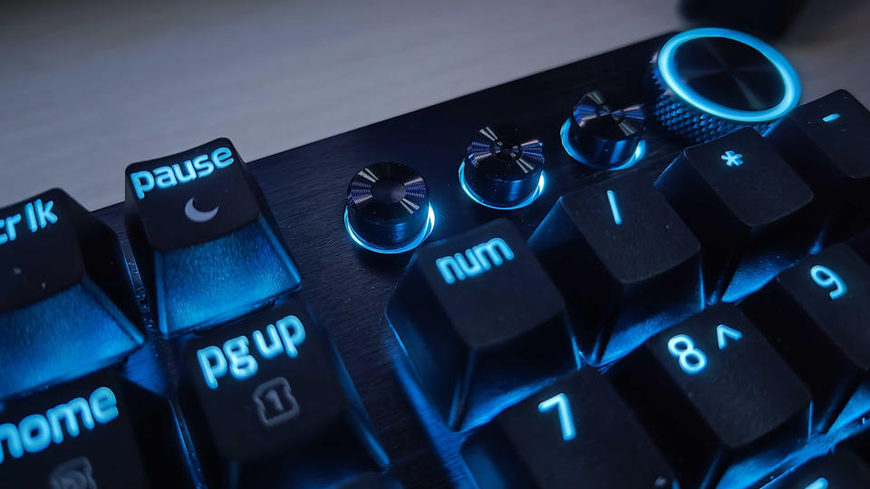 Razer Hunstman V3 Pro media keys close up