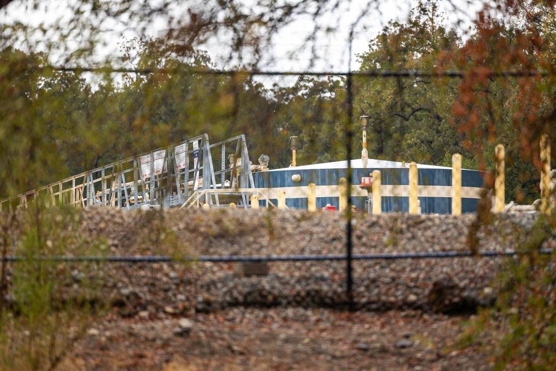 A natural gas well is located next to the basketball courts and baseball field at Prairie Dog Park in Fort Worth’s Echo Heights neighborhood.