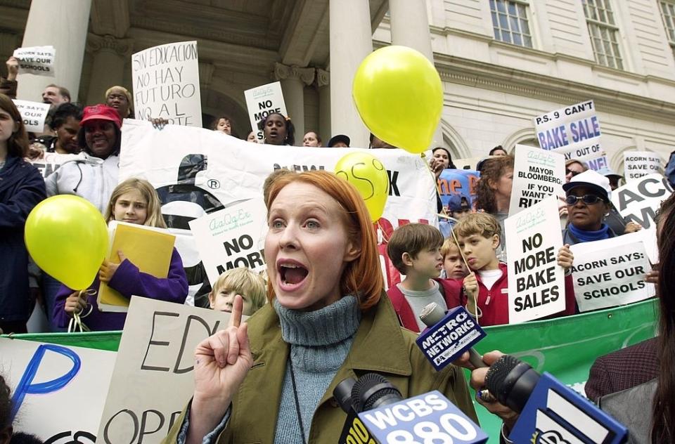 Cynthia Nixon protesting