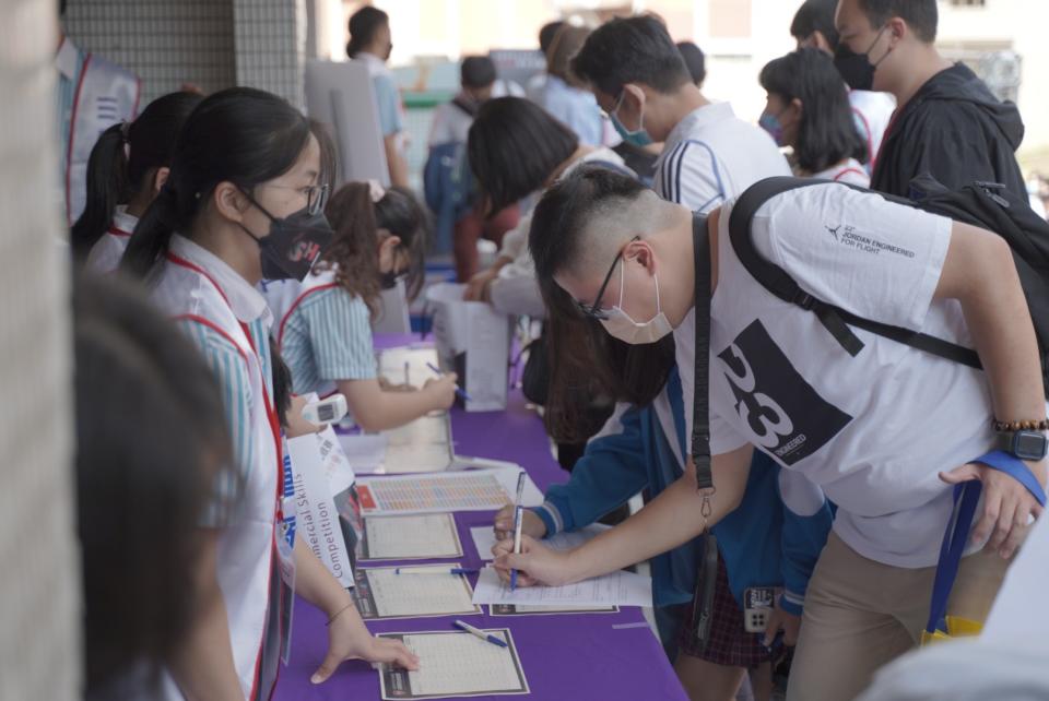 111學年度全國高級中等學校商業類學生技藝競賽29日起在新北市立三重商工及穀保家商2地舉行。