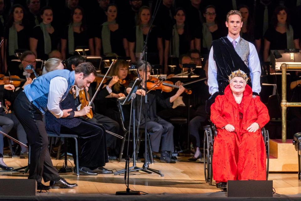 Paul Appleby and Marilyn Horne (Queen of Eldorado)