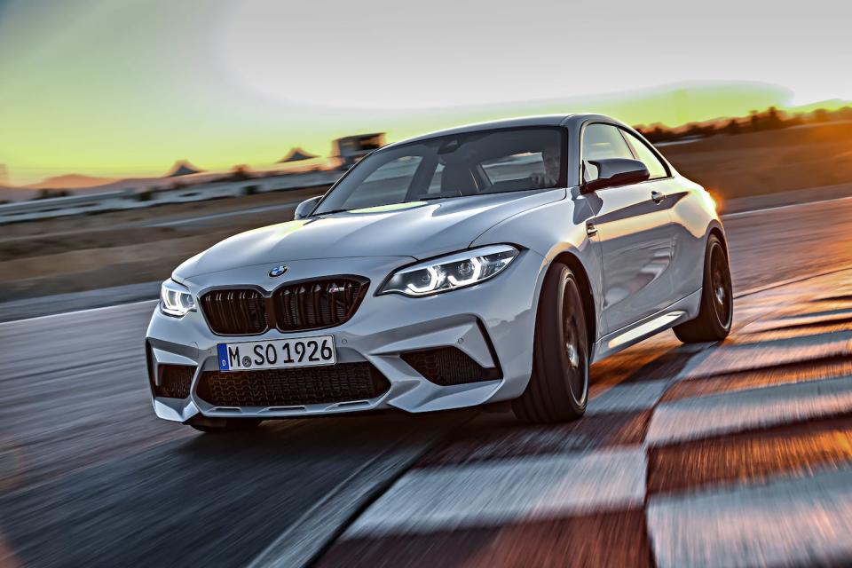 BMW M2 Competition 手排版搭載S55直列六缸雙渦輪增壓汽油引擎。