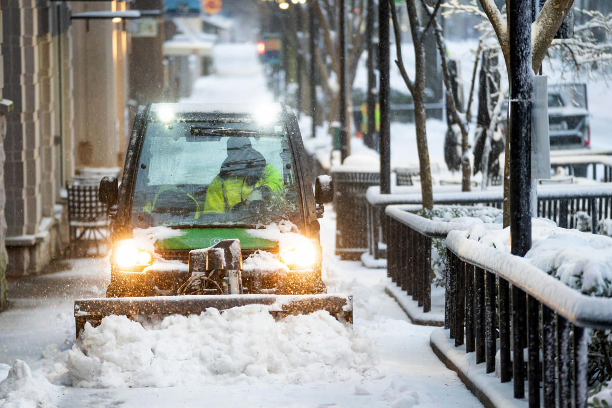 Image: Winter Storm Brings Ice And Snow To The Carolinas (Sean Rayford / Getty Images)