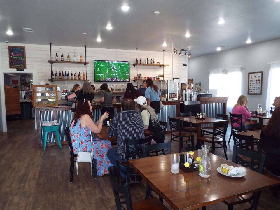 Honey Buzz Winery serves some delicious mead, along with sandwiches, salads and appetizers straight from their kitchen. Chicken and Pork tenderloin are grilled on sight and bread, including Gluten-free is made there as are sauces and dressings.