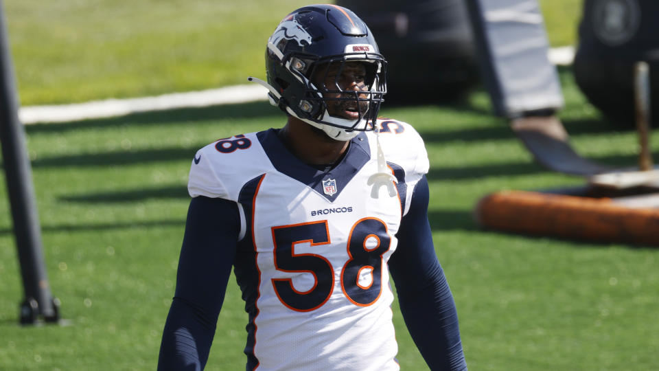 Denver Broncos linebacker Von Miller (58) takes part in drills during an NFL football practice Tuesday, Aug. 18, 2020, at the team's headquarter in Englewood, Colo. (AP Photo/David Zalubowski)