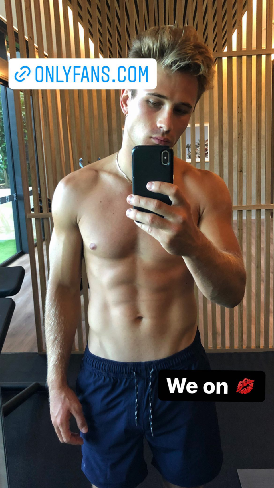 MAFS’ Mitchell Eynaud posing shirtless.