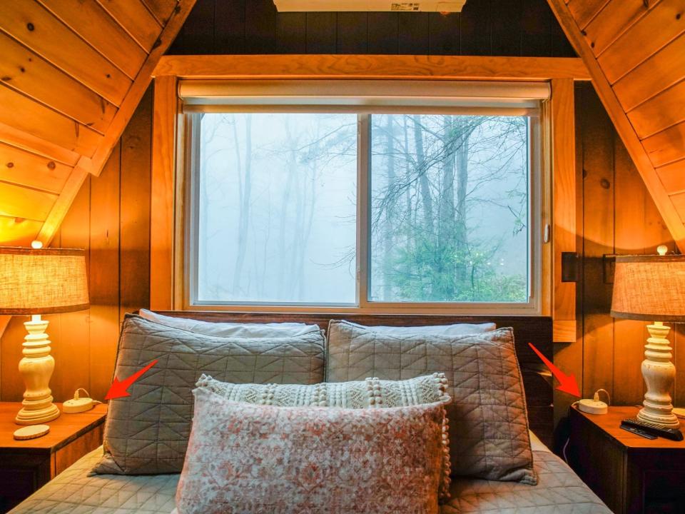 Bedroom, Joey Hadden, "I spent 2 nights in a cozy A-frame cabin for the first time while visiting the Great Smoky Mountains"