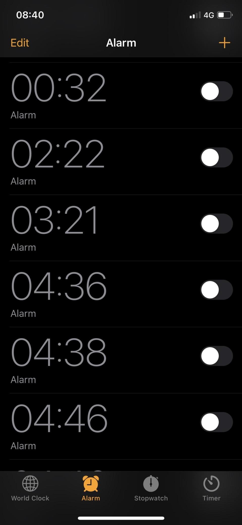 Smartphone screen showing multiple alarms set at various times, including 00:32, 02:22, 03:21, 04:36, 04:38, and 04:46