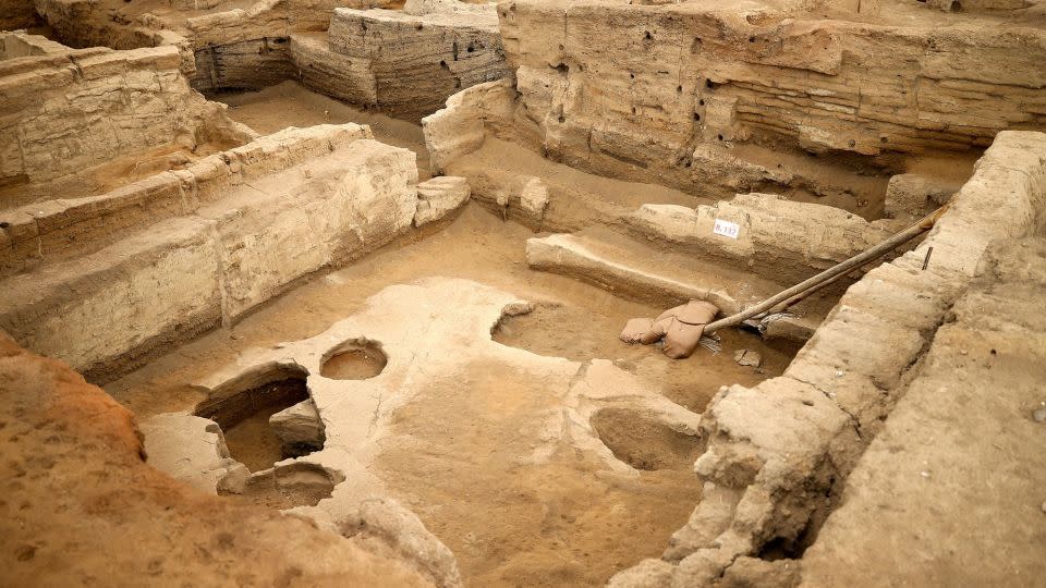 Das 8.600 Jahre alte Brot wurde in der neolithischen Ausgrabungsstätte Çatalhöyük, einem UNESCO-Weltkulturerbe, im Bezirk Cumra in Konya, Türkei, entdeckt.  -Serhat Cetinkaya/Anadolu/Getty Images