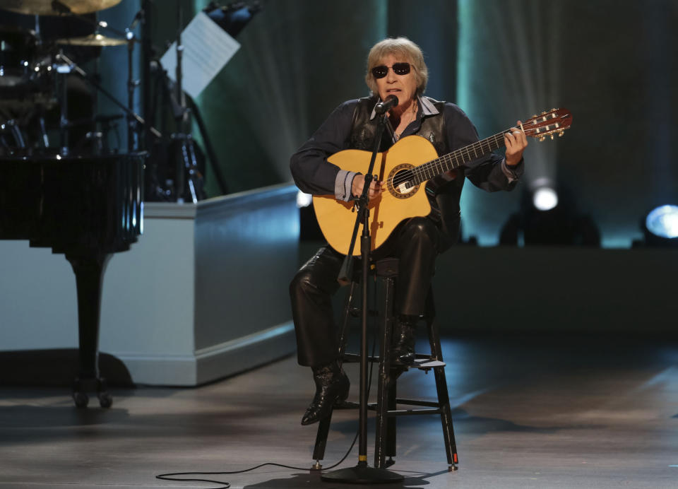 José Feliciano participa en el concierto del Premio Gershwin de la Biblioteca del Congreso el 13 de marzo de 2019 en Washington. Feliciano celebra el 50mo aniversario de su clásico "Feliz Navidad" con una nueva versión acompañado de Jason Mraz, Lin-Manuel Miranda, Shaggy y otros artistas. (Foto por Brent N. Clarke/Invision/AP, Archivo)