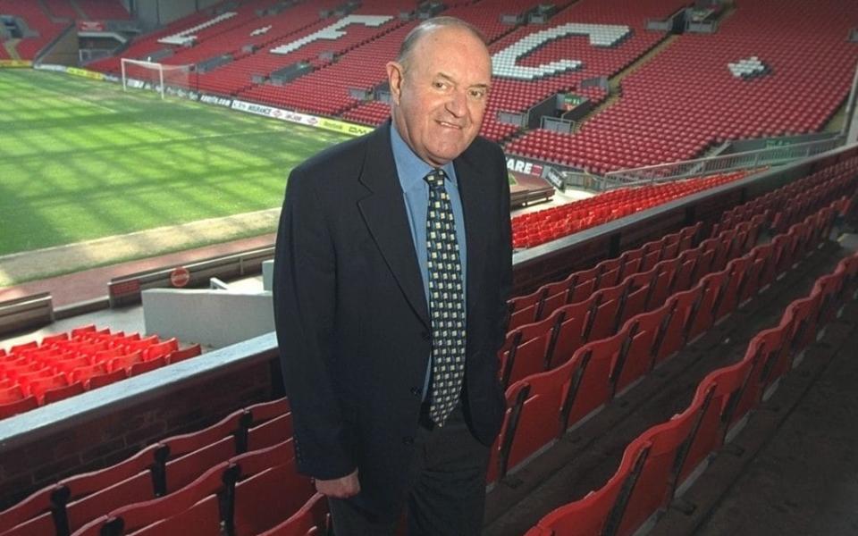 Peter Robinson at Anfield in 2000 - Peter Robinson, the administrator who guided Liverpool to glory for three decades, has died aged 86 - Justin Sutcliffe