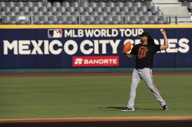 Giants manager gets lost in Mexico City before practice