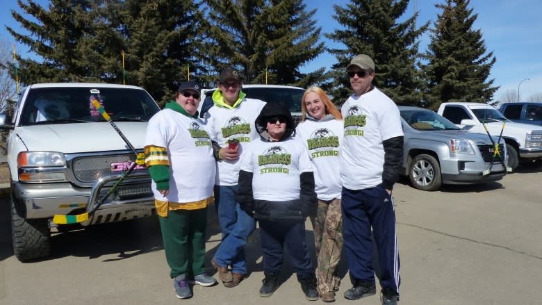 Hoping to spread 'warmth': Reginans gather in honour, and support of Humboldt Broncos