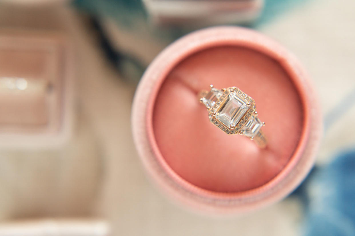 Restore your wedding ring's shine with this top-rated diamond cleaner from Amazon.(Photo: Getty Images/EyeEm)