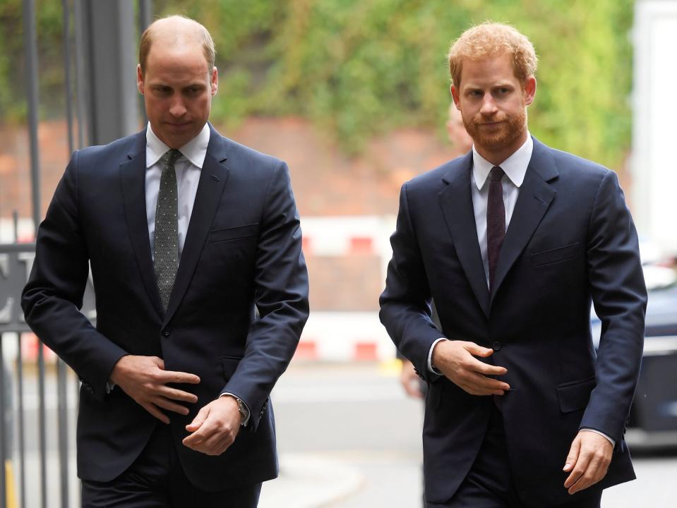 Britain's Prince William, Duke of Cambridge, and Britain's Prince Harry (R) arrive to visit the Support4Grenfell Community Hub in London on September 5, 2017.The Support4Grenfell Community Hub in north Kensington provides additional mental health resources for the children, young people and families affected by the Grenfell fire. / AFP PHOTO / POOL / TOBY MELVILLE        (Photo credit should read TOBY MELVILLE/AFP via Getty Images)