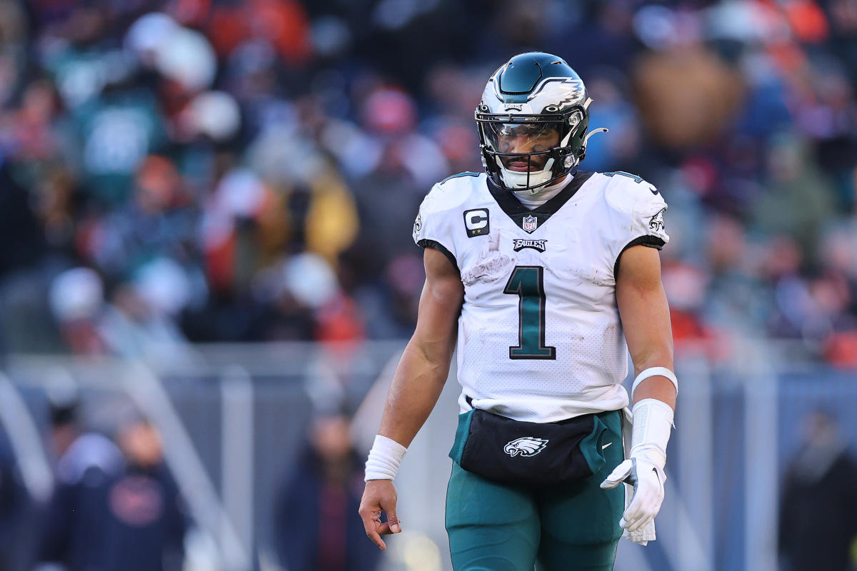 Report: Eagles QB Jalen Hurts (shoulder) expected to play Sunday