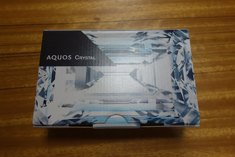 無邊框手機 Sharp AQUOS Crystal 遲來的開箱