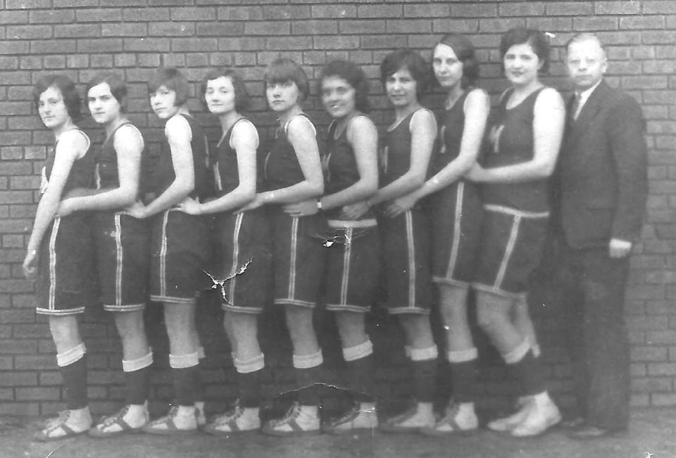 Members of the 1929 Malvern girls basketball team are (left to right) Anna Robertson, Lucille Laubacher, Gretchen Reed, Betty Reed, Alice Summers, Winona Duell, Thelma Boice, Kathleen Darby, Esther Ruff and Coach Mark Weaver.