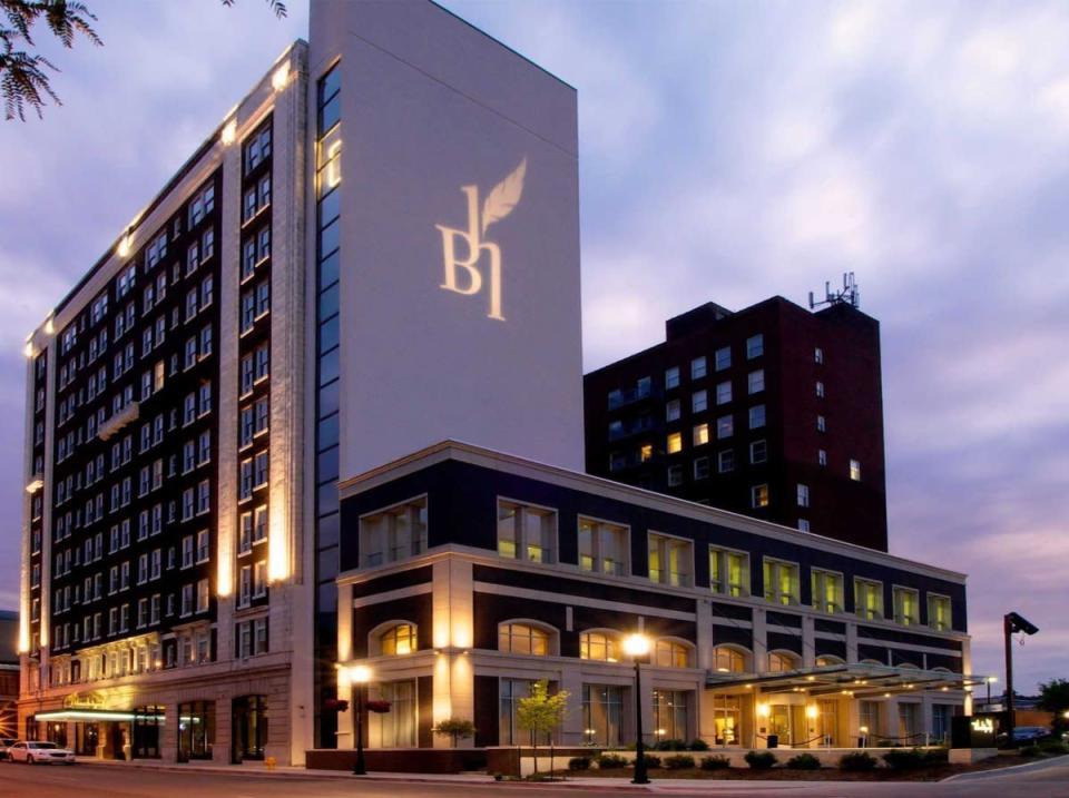 IOWA: The Hotel Blackhawk, Davenport