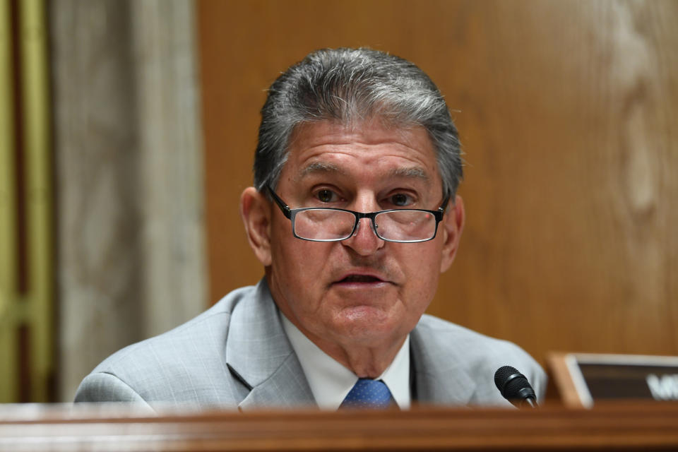 Sen. Joe Manchin (D-W.Va.) said less relief was needed because the coronavirus pandemic should be waning by summer and the economy should begin to pick up. (Photo: Toni Sandys-Pool/Getty Images)