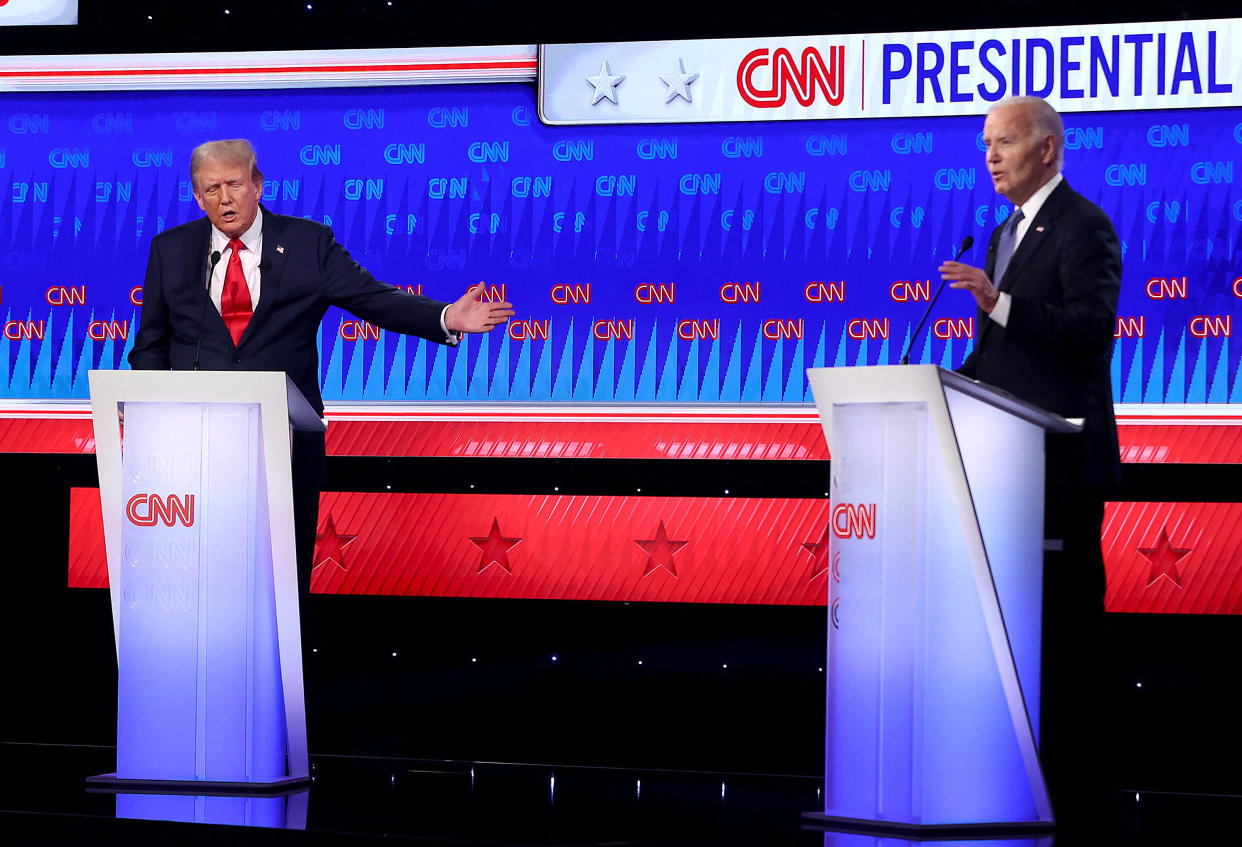 Joe Biden et Donald Trump lors du débat sur CNN le 27 juin 2024.