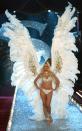 <p>And the award for THE biggest Victoria Secret wings ever worn goes to Heidi Klum in 2003. [Photo: Getty] </p>