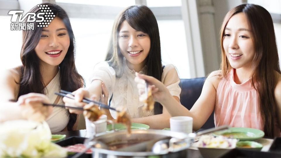 年輕人偏好精緻的飲食。（示意圖，非當事人／shutterstock達志影像）