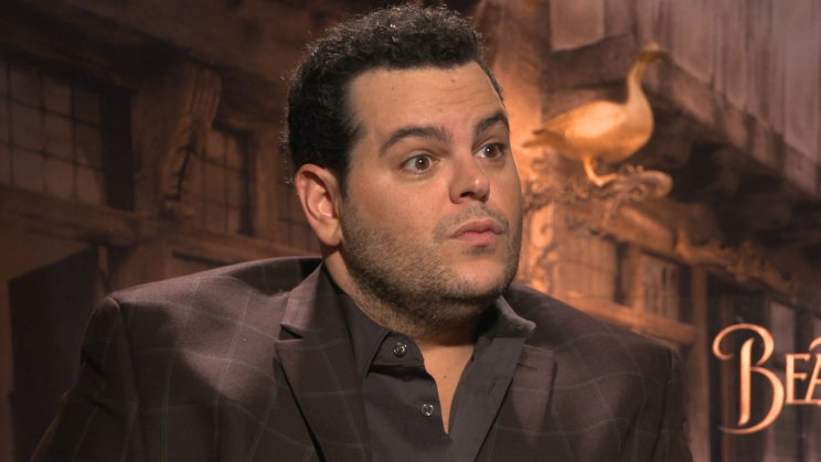 Josh Gad said Daisy Ridley didn’t share any<em> Star Wars</em> spoilers with him. (Photo: Yahoo)