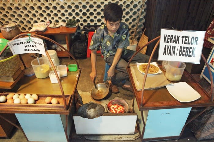  Jakarta's traditional treats 