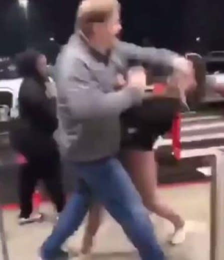 Video posted to YouTube <strong></strong>appears to show the reported assault. (Photo: <a href="https://youtu.be/5fuQVYp7_Zw" target="_blank">YouTube</a>)