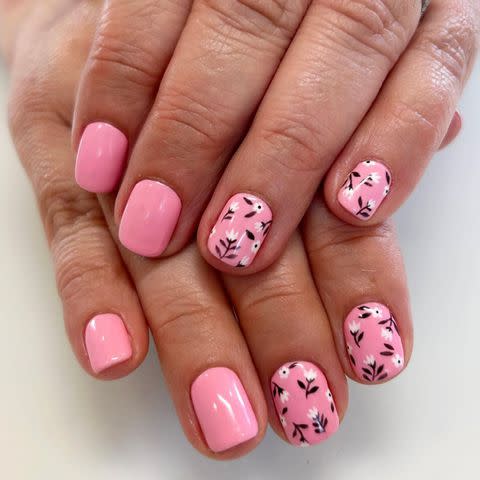 <p><a href="https://www.instagram.com/nailsbylindseylu/" data-component="link" data-source="inlineLink" data-type="externalLink" data-ordinal="1">@nailsbylindseylu</a></p>