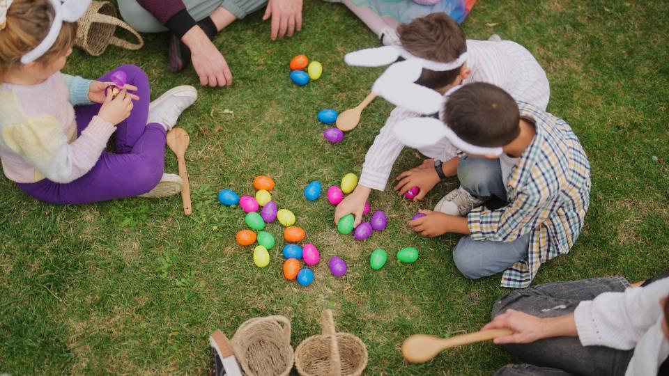 easter traditions egg roll game