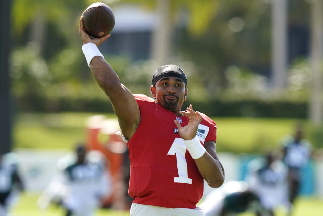 Eagles' Jalen Hurts, Dolphins' Tua Tagovailoa forever linked, forge respect  for tenure at Alabama Florida & Sun News - Bally Sports