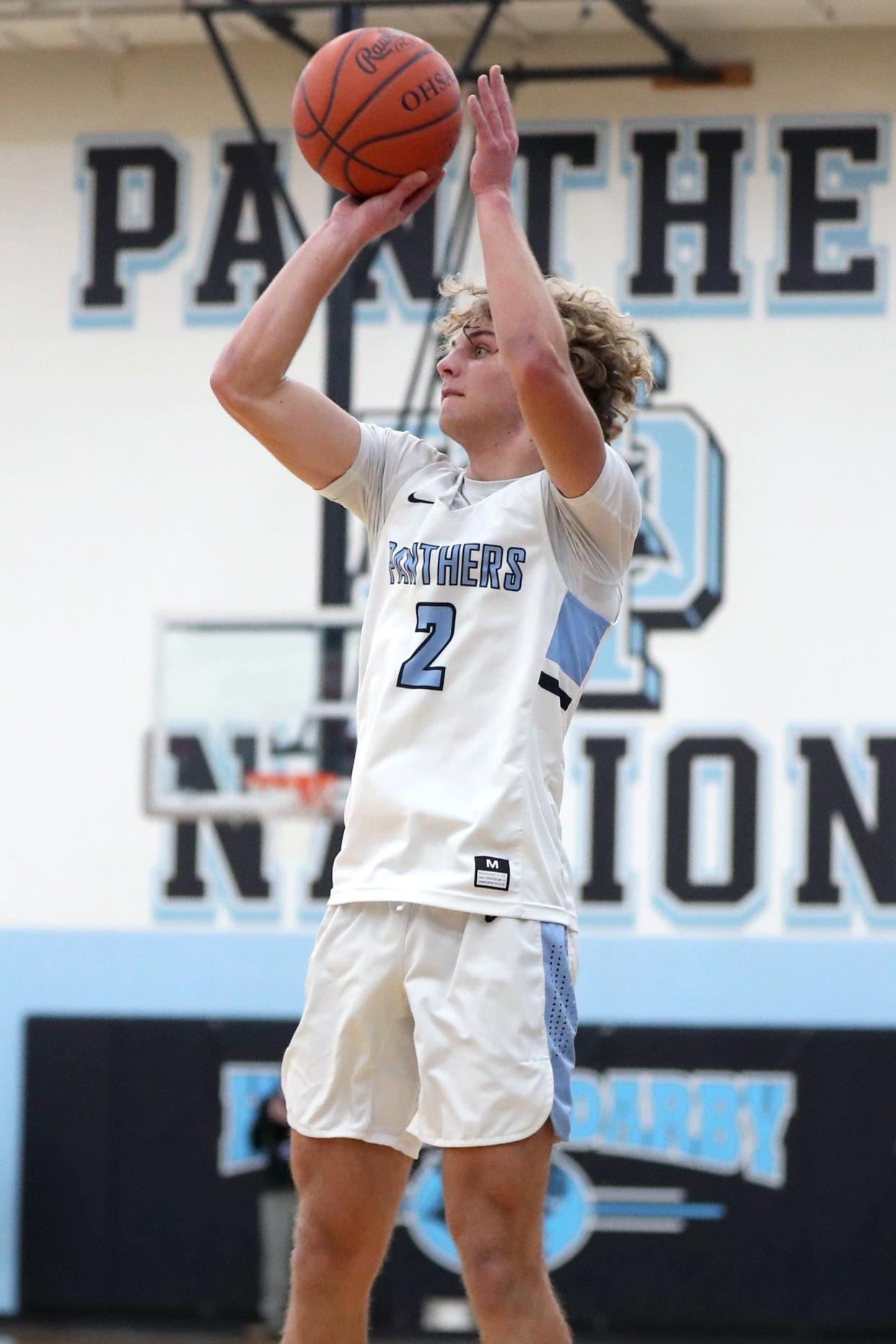 Gio Roberts had 10 points, six rebounds and three steals, and Hilliard Darby made 13 3-pointers in defeating Worthington Kilbourne 64-40 on Jan. 18.