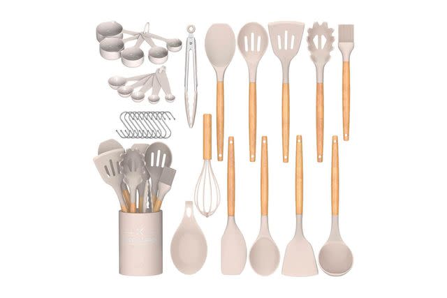 These are the best kitchen utensil sets that WILL last