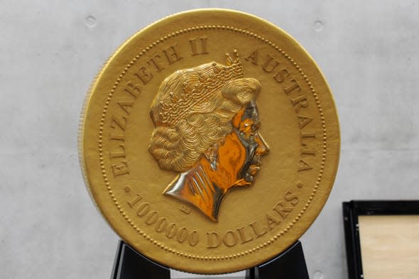 Worldwide biggest gold coin