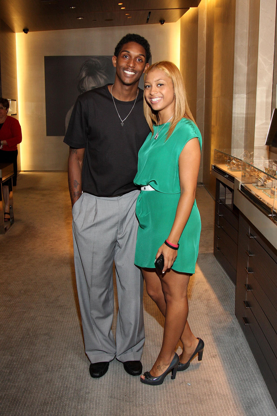 Lou Williams junto a Ashley Henderson. (Foto: Bill McCay / WireImage / Getty Images).