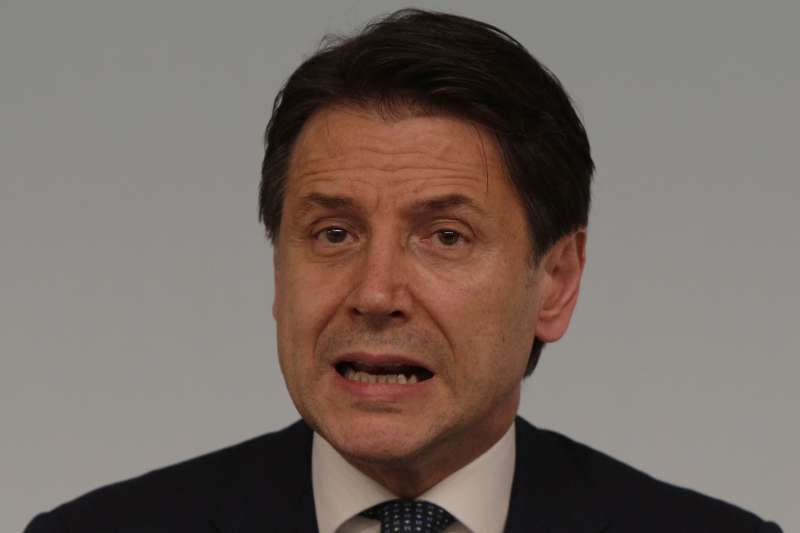義大利總理孔蒂表示，內政部長薩爾維尼無權解散國會，要求他解釋呼籲改選的理由。（AP）