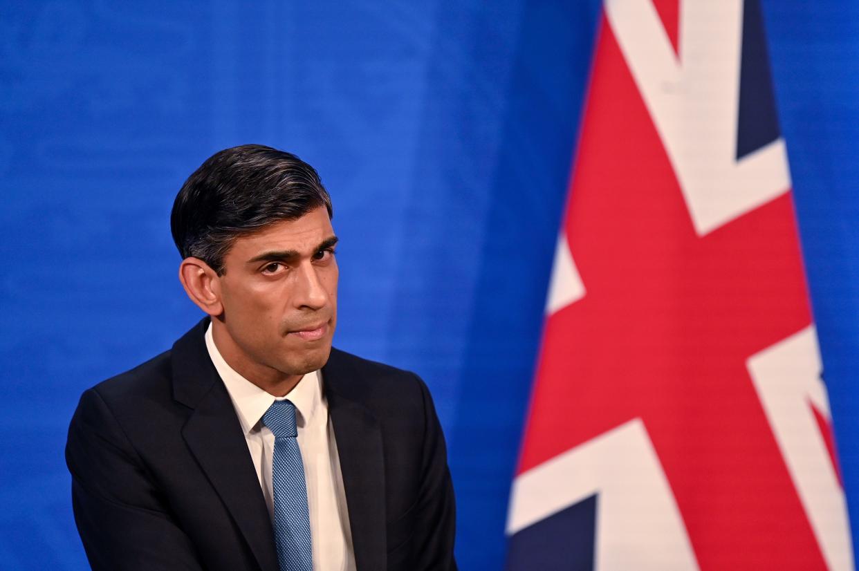 LONDON, ENGLAND - FEBRUARY 03: Britain's Chancellor of the Exchequer Rishi Sunak hosts a press conference in the Downing Street Briefing Room on February 3, 2022 in London, England. As the energy regulator, OFGEM, announced a domestic energy price cap rise of 54 percent earlier today, the Chancellor of the Exchequer announced the Energy Bill Rebate to help ease the cost of living burden. Council tax rebates of £150 for 80% of households and £200 off energy bills in October form £9.1 billion treasury package of support.  (Photo by Justin Tallis - WPA Pool/Getty Images)