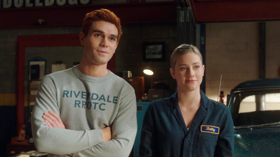 (L to R) KJ Apa and Lili Reinhart in Riverdale