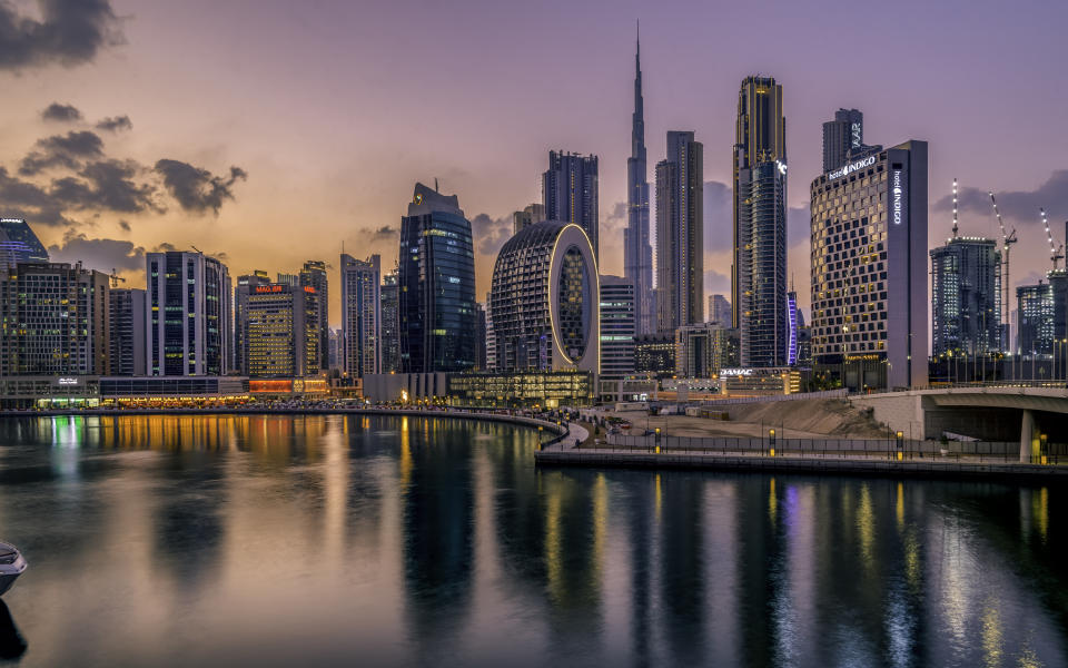 Die spektakuläre Skyline von Dubai macht die Stadt zu einem beliebten Ziel. 